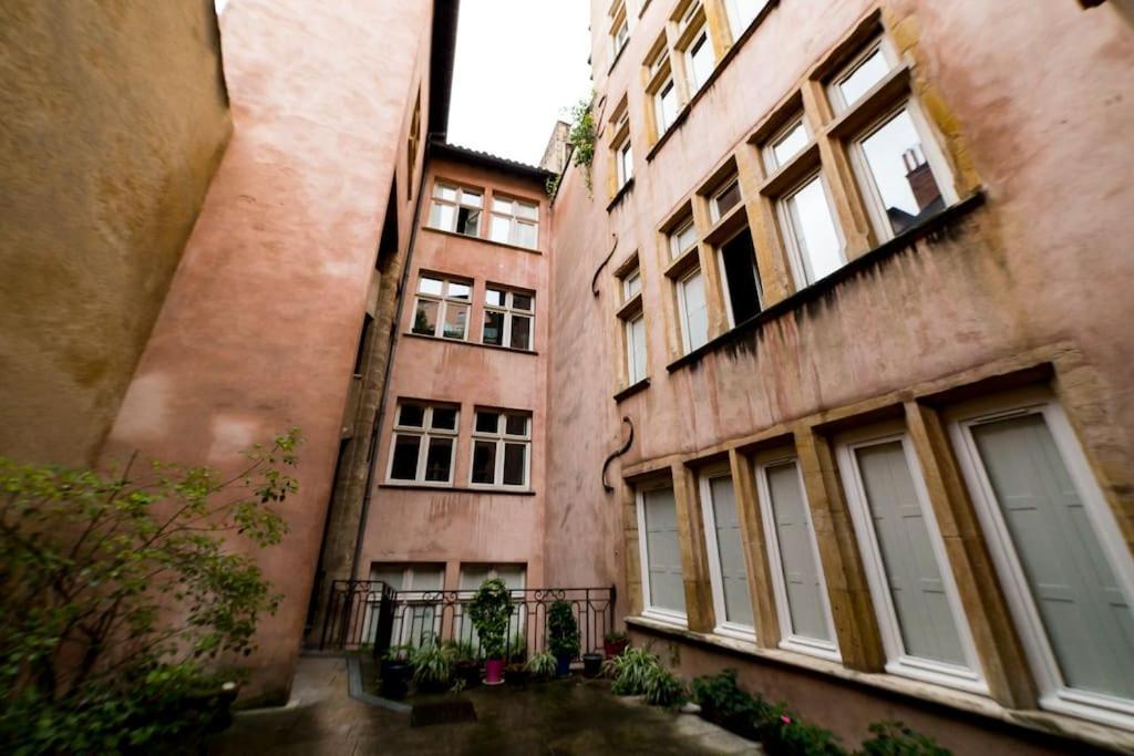 Grand Duplex Au Coeur Du Vieux Apartamento *